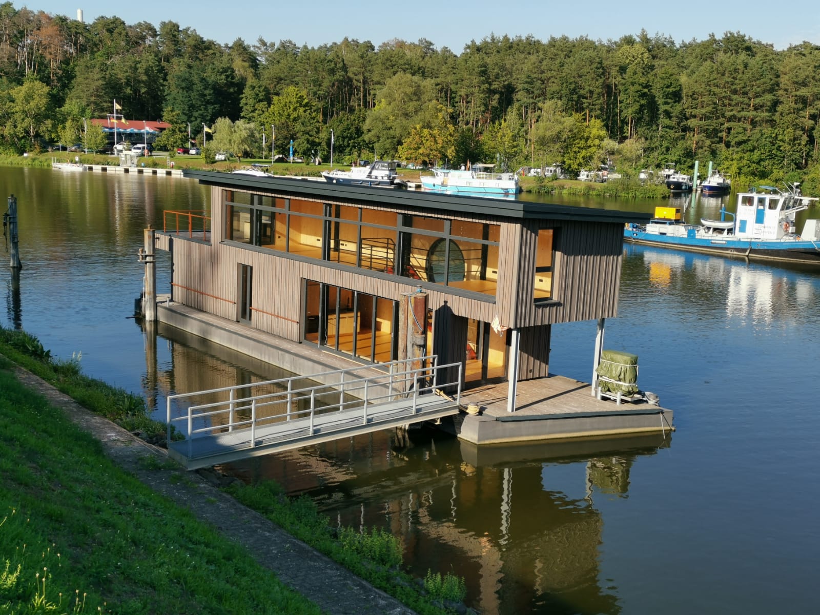 Hausboot_Schutzhafen_3